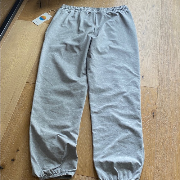 NWT! VUORI Granite Performance Jogger (M) Light Heathered Grey - Picture 8 of 12